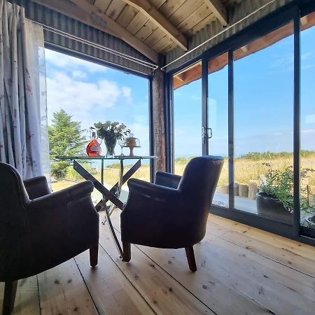 Byre Cottages & Log Cabin คาร์ดิแกน ภายนอก รูปภาพ