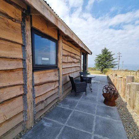 Byre Cottages & Log Cabin คาร์ดิแกน ภายนอก รูปภาพ