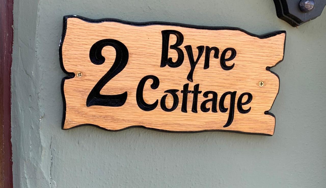 Byre Cottages & Log Cabin คาร์ดิแกน ภายนอก รูปภาพ